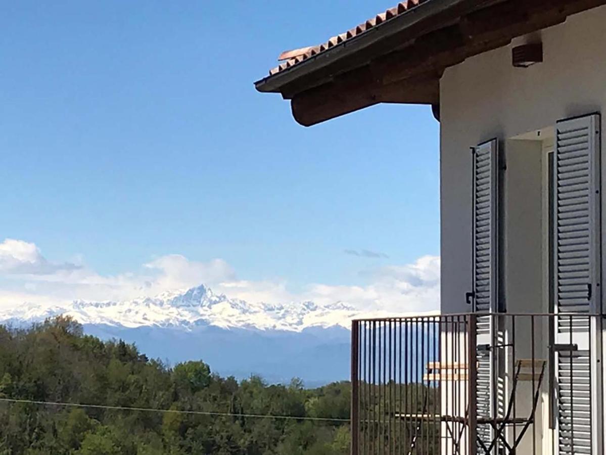La Luce Delle Colline Bed & Breakfast Serravalle delle Langhe Bagian luar foto