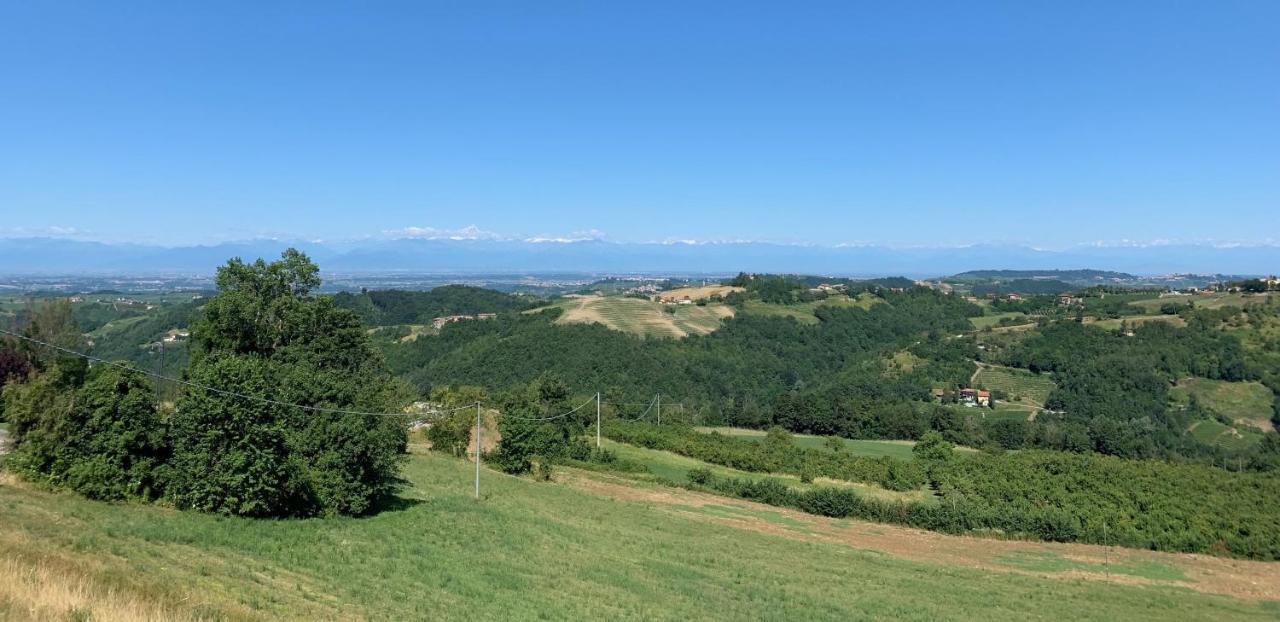 La Luce Delle Colline Bed & Breakfast Serravalle delle Langhe Bagian luar foto