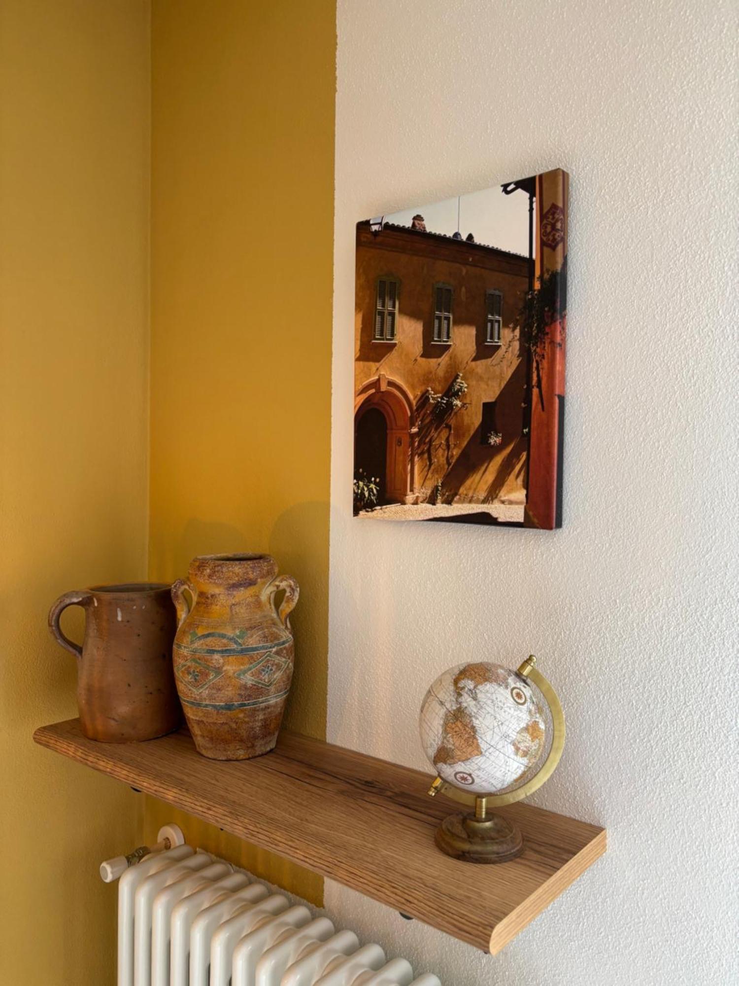 La Luce Delle Colline Bed & Breakfast Serravalle delle Langhe Bagian luar foto
